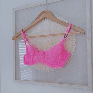New Victoria's Secret Neon Bright Pink Lace Dream Angels Bra Size 32D